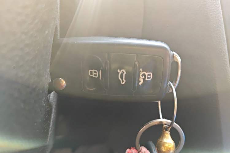 Used Volkswagen Sagitar 2012 1.4TSI Manual Luxury Model Vehicle Key