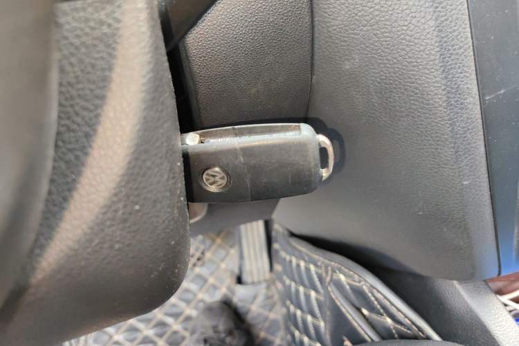 Used Volkswagen Sagitar 2012 1.6L Automatic Comfort Edition Vehicle Key