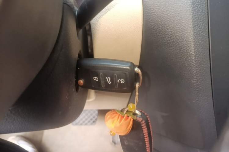 Used Volkswagen Sagitar 2012 1.4TSI Automatic Luxury Edition Vehicle Key