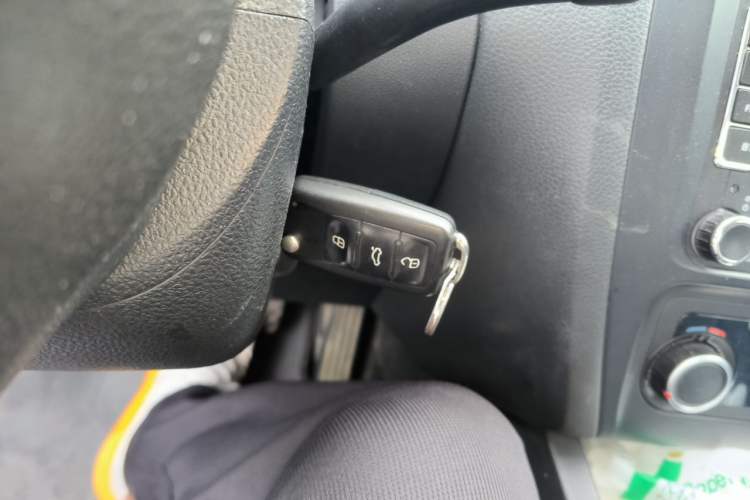 Used Volkswagen Sagitar 2012 1.6L Automatic Comfort Edition Vehicle Key
