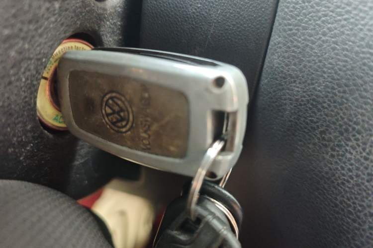 Used Volkswagen Sagitar 2012 1.6L Automatic Fashion Edition Vehicle Key