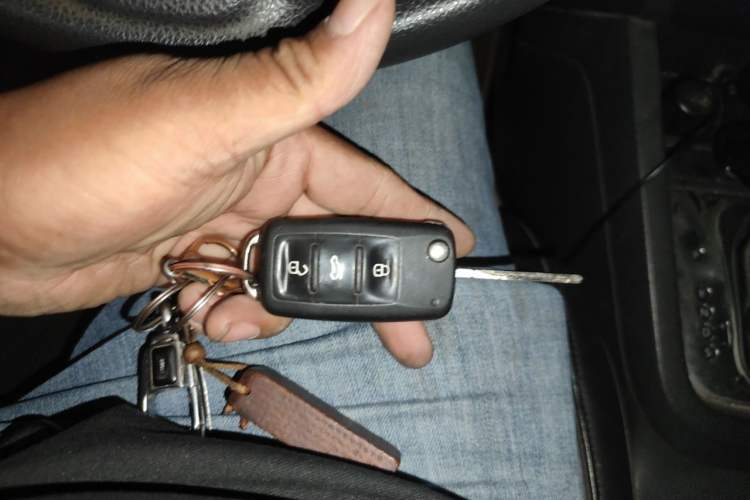 Used Volkswagen Sagitar 2012 1.6L Automatic Comfort Edition Vehicle Key