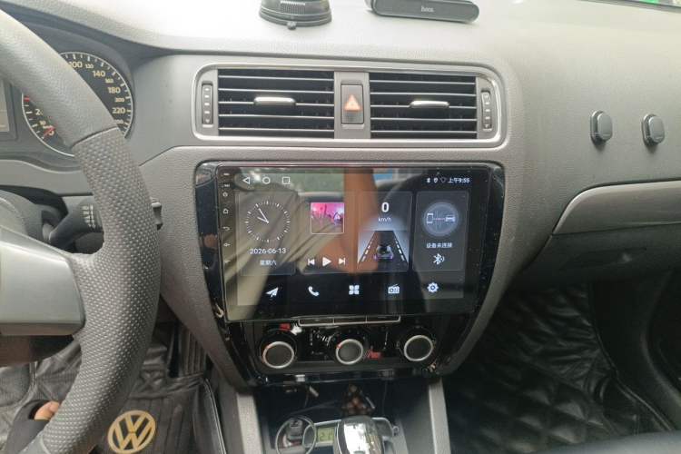 Used Volkswagen Sagitar 2012 1.4TSI Automatic Fashion Edition Audio And AC Panel