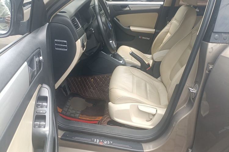 Used Volkswagen Sagitar 2012 1.6L Automatic Comfort Edition Driver Seat
