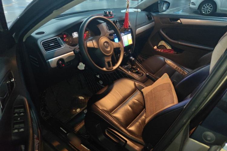 Used Volkswagen Sagitar 2012 1.6L Automatic Comfort Edition Driver Seat