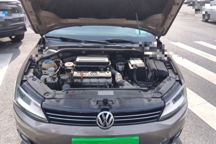 Used Volkswagen Sagitar 2012 1.6L Manual Comfort Model Engine Bay