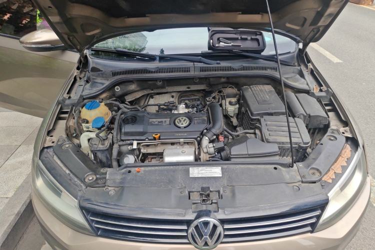 Used Volkswagen Sagitar 2012 1.4TSI Automatic Fashion Edition Engine Bay