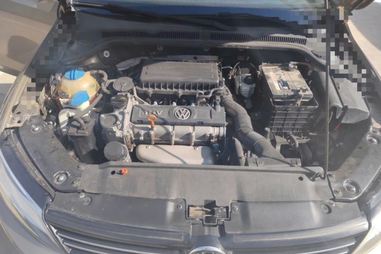 Used Volkswagen Sagitar 2012 1.6L Automatic Fashion Edition Engine Bay