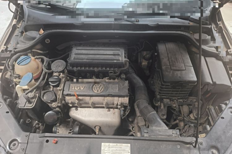 Used Volkswagen Sagitar 2012 1.6L Automatic Fashion Edition Engine Bay