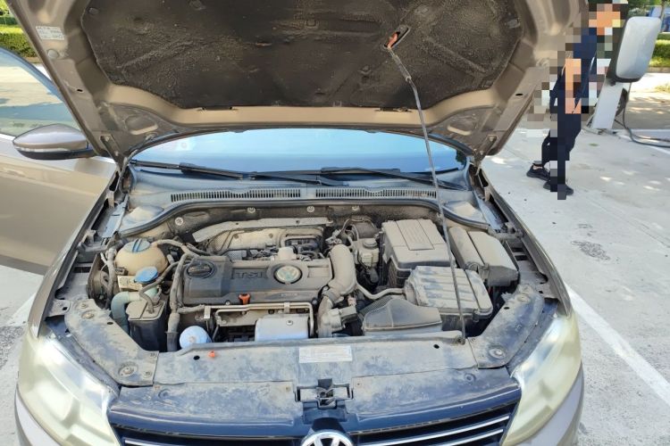 Used Volkswagen Sagitar 2012 1.4TSI Automatic Luxury Edition Engine Bay