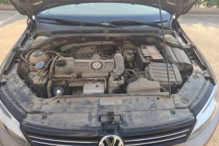 Used Volkswagen Sagitar 2012 1.4TSI Manual Fashion Edition Engine Bay