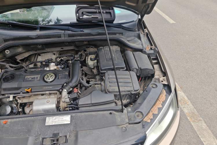 Used Volkswagen Sagitar 2012 1.4TSI Automatic Fashion Edition Engine Bay Left