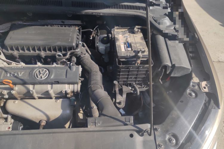 Used Volkswagen Sagitar 2012 1.6L Automatic Fashion Edition Engine Bay Left