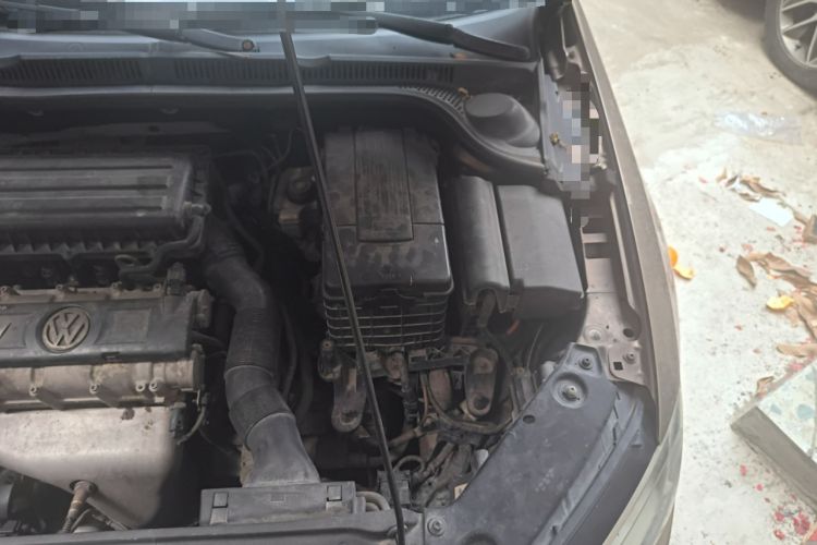 Used Volkswagen Sagitar 2012 1.6L Automatic Fashion Edition Engine Bay Left