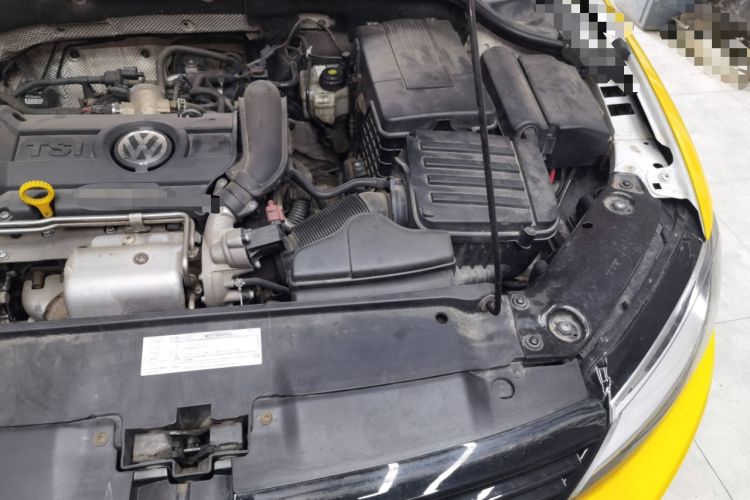 Used Volkswagen Sagitar 2012 1.4TSI Automatic Flagship Edition Engine Bay Left