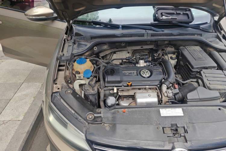 Used Volkswagen Sagitar 2012 1.4TSI Automatic Fashion Edition Engine Bay Right