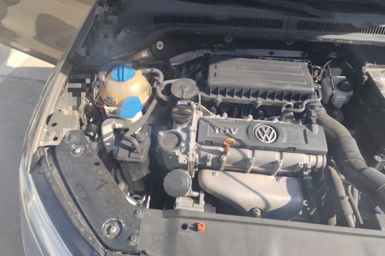Used Volkswagen Sagitar 2012 1.6L Automatic Fashion Edition Engine Bay Right
