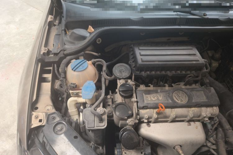 Used Volkswagen Sagitar 2012 1.6L Automatic Fashion Edition Engine Bay Right