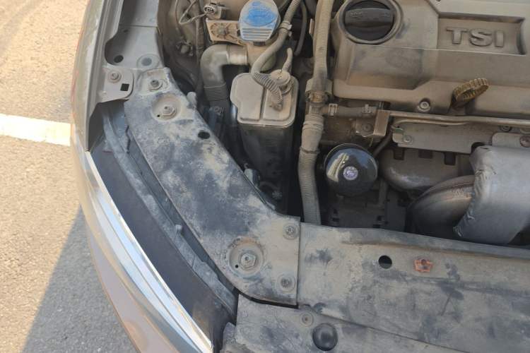Used Volkswagen Sagitar 2012 1.4TSI Manual Fashion Edition Engine Bay Right