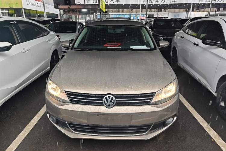 Used Volkswagen Sagitar 2012 1.4TSI Automatic Luxury Edition Front