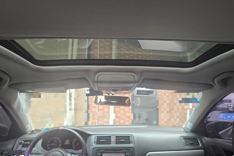 Used Volkswagen Sagitar 2012 1.6L Automatic Fashion Edition Headliner