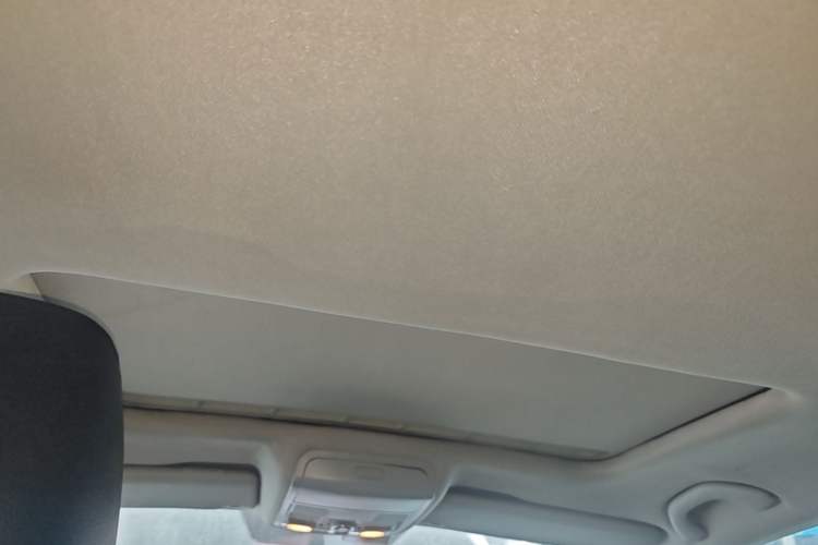 Used Volkswagen Sagitar 2012 1.4TSI Automatic Luxury Edition Headliner
