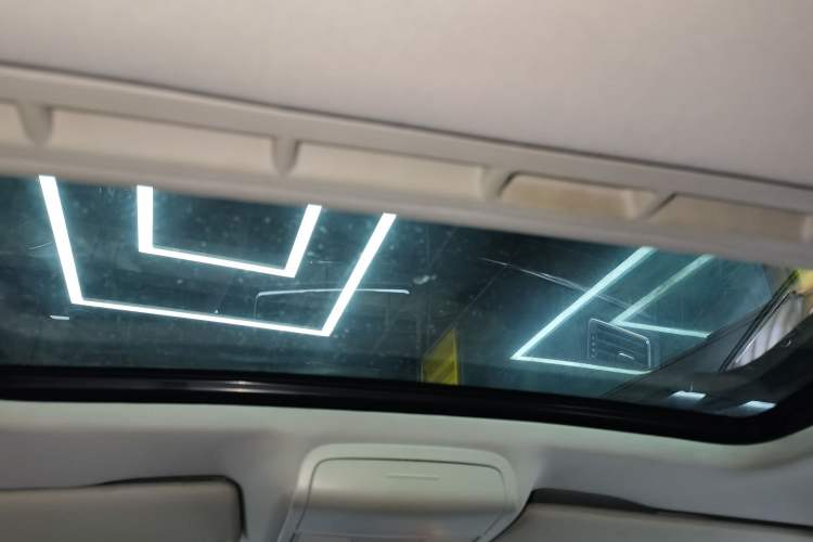 Used Volkswagen Sagitar 2012 1.4TSI Automatic Flagship Edition Headliner