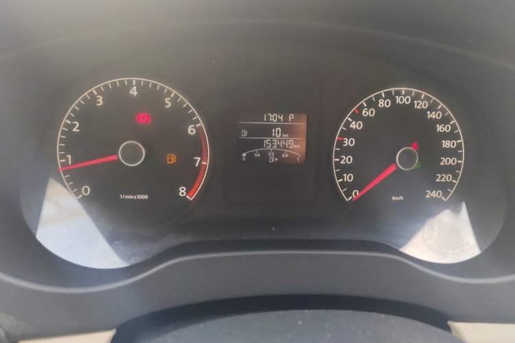 Used Volkswagen Sagitar 2012 1.6L Automatic Fashion Edition Instrument Cluster