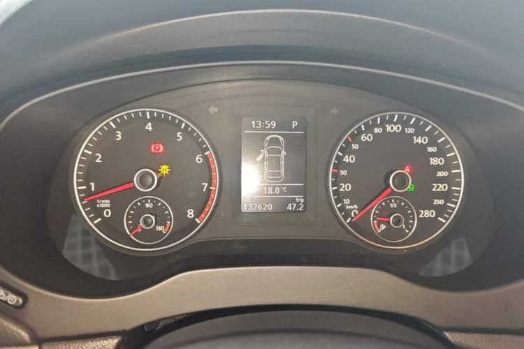Used Volkswagen Sagitar 2012 1.4TSI Automatic Luxury Edition Instrument Cluster