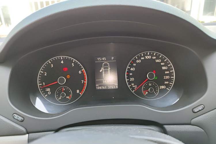 Used Volkswagen Sagitar 2012 1.4TSI Automatic Luxury Edition Instrument Cluster