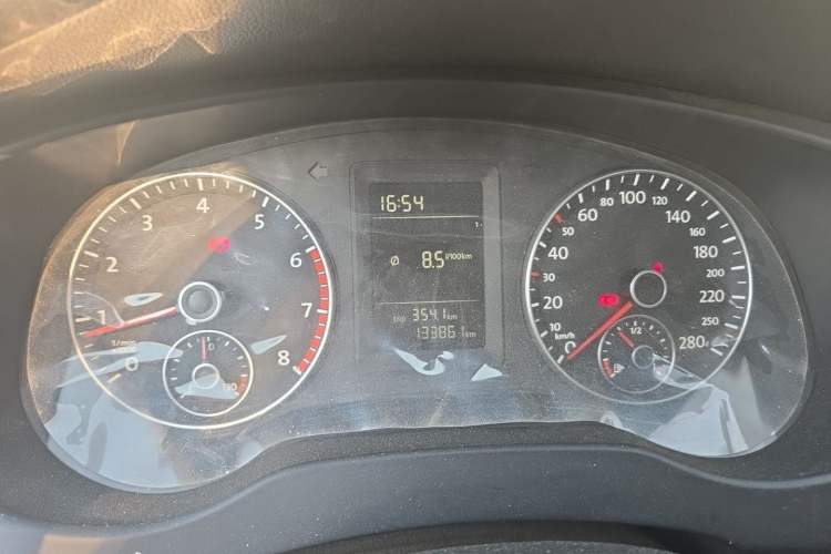 Used Volkswagen Sagitar 2012 1.4TSI Manual Fashion Edition Instrument Cluster