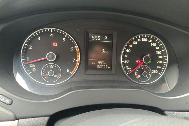 Used Volkswagen Sagitar 2012 1.4TSI Automatic Fashion Edition Instrument Cluster