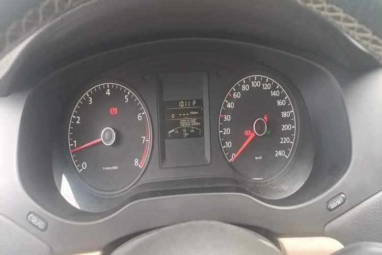 Used Volkswagen Sagitar 2012 1.6L Automatic Comfort Edition Instrument Cluster