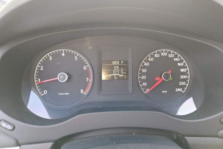 Used Volkswagen Sagitar 2012 1.6L Automatic Comfort Edition Instrument Cluster