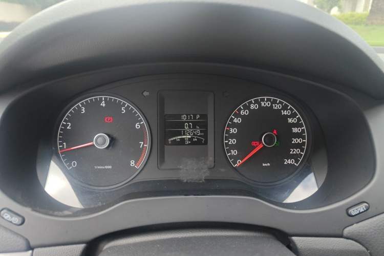 Used Volkswagen Sagitar 2012 1.6L Automatic Fashion Edition Instrument Cluster