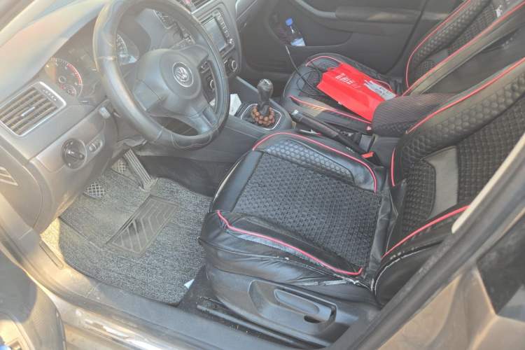 Used Volkswagen Sagitar 2012 1.4TSI Manual Fashion Edition Left Front Seat