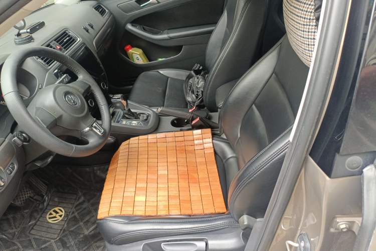 Used Volkswagen Sagitar 2012 1.4TSI Automatic Fashion Edition Left Front Seat