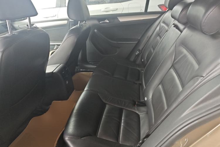 Used Volkswagen Sagitar 2012 1.4TSI Automatic Luxury Edition Left Rear Seat