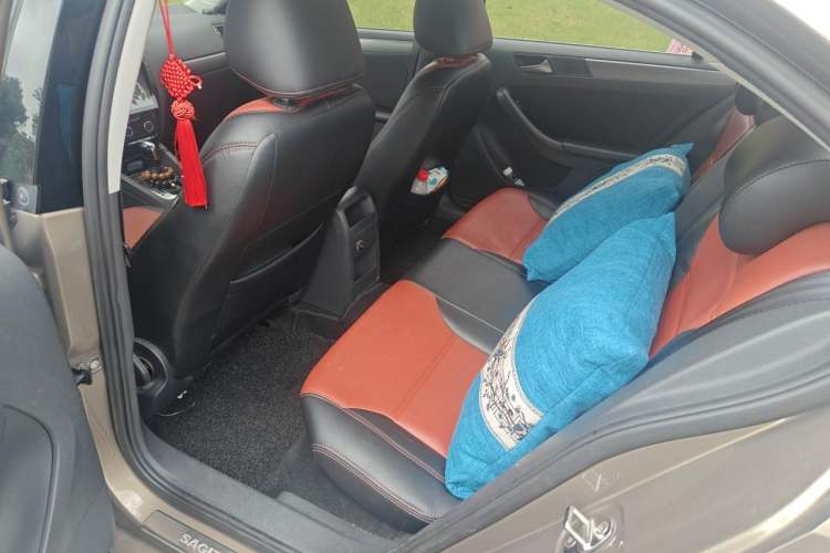 Used Volkswagen Sagitar 2012 1.6L Automatic Fashion Edition Left Rear Seat