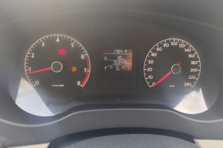 Used Volkswagen Sagitar 2012 1.6L Automatic Fashion Edition Odometer Close Up