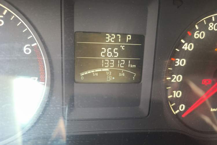 Used Volkswagen Sagitar 2012 1.6L Automatic Fashion Edition Odometer Close Up