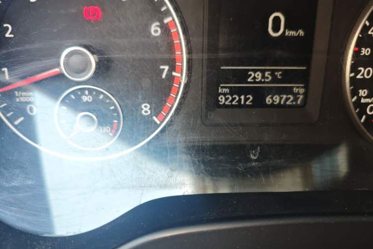 Used Volkswagen Sagitar 2012 1.4TSI Automatic Luxury Edition Odometer Close Up
