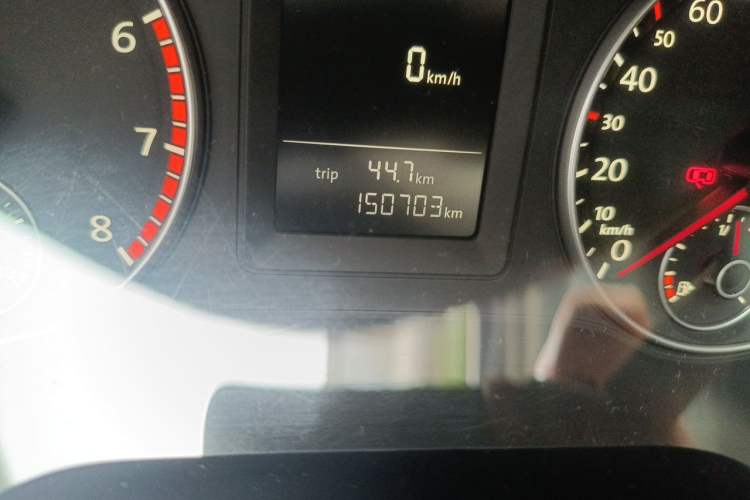 Used Volkswagen Sagitar 2012 1.4TSI Automatic Fashion Edition Odometer Close Up