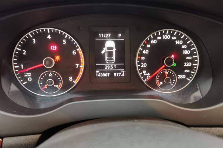 Used Volkswagen Sagitar 2012 1.4TSI Automatic Flagship Edition Odometer Close Up