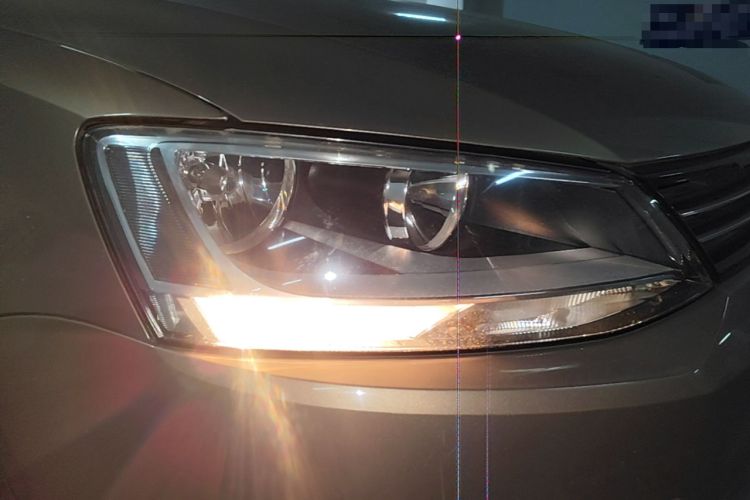 Used Volkswagen Sagitar 2012 1.4TSI Automatic Fashion Edition Right Front Headlight