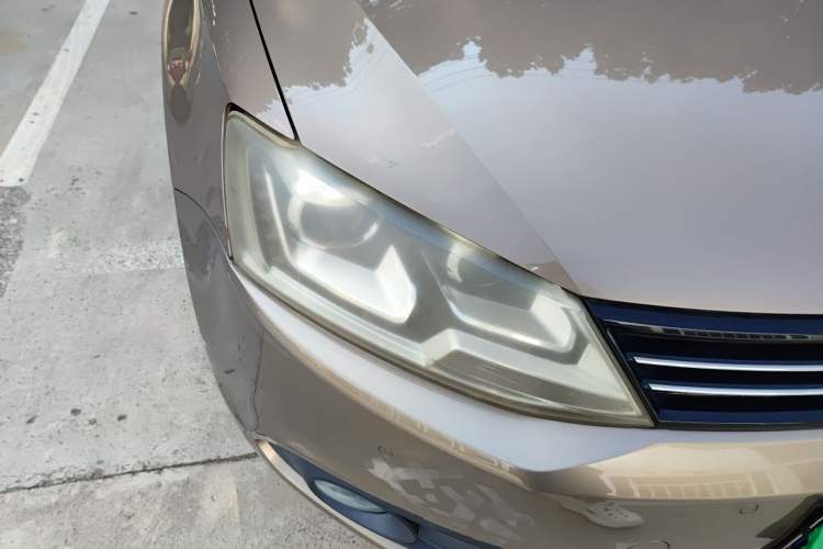 Used Volkswagen Sagitar 2012 1.4TSI Automatic Luxury Edition Right Front Headlight