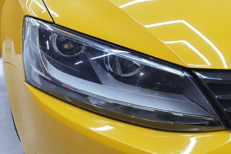 Used Volkswagen Sagitar 2012 1.4TSI Automatic Flagship Edition Right Front Headlight