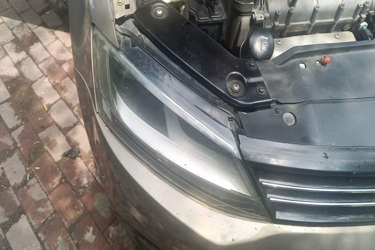 Used Volkswagen Sagitar 2012 1.6L Automatic Comfort Edition Right Front Headlight