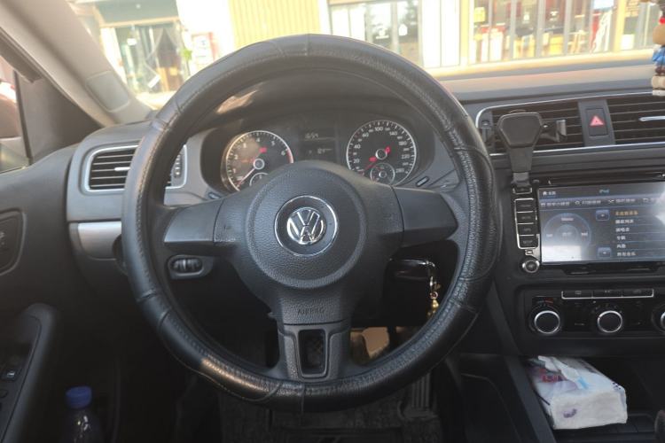 Used Volkswagen Sagitar 2012 1.4TSI Manual Fashion Edition Steering Wheel