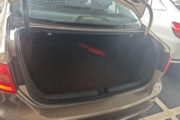 Used Volkswagen Sagitar 2012 1.4TSI Automatic Luxury Edition Trunk